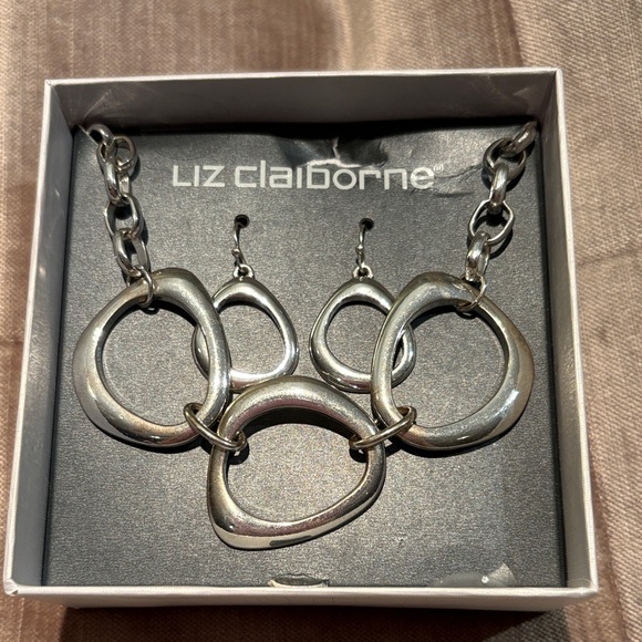 Liz Claiborne Jewelry - Liz Claiborne Silver Interlocking Jewelry Set Rhodium Plated Abstract set